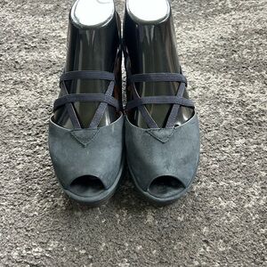 Elegant Gray Women's Peep-Toe Shoes